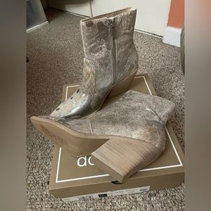 Dolce Vita Silver Multi Calf Hair Booties Size 8. NEVER BEEN WORN!